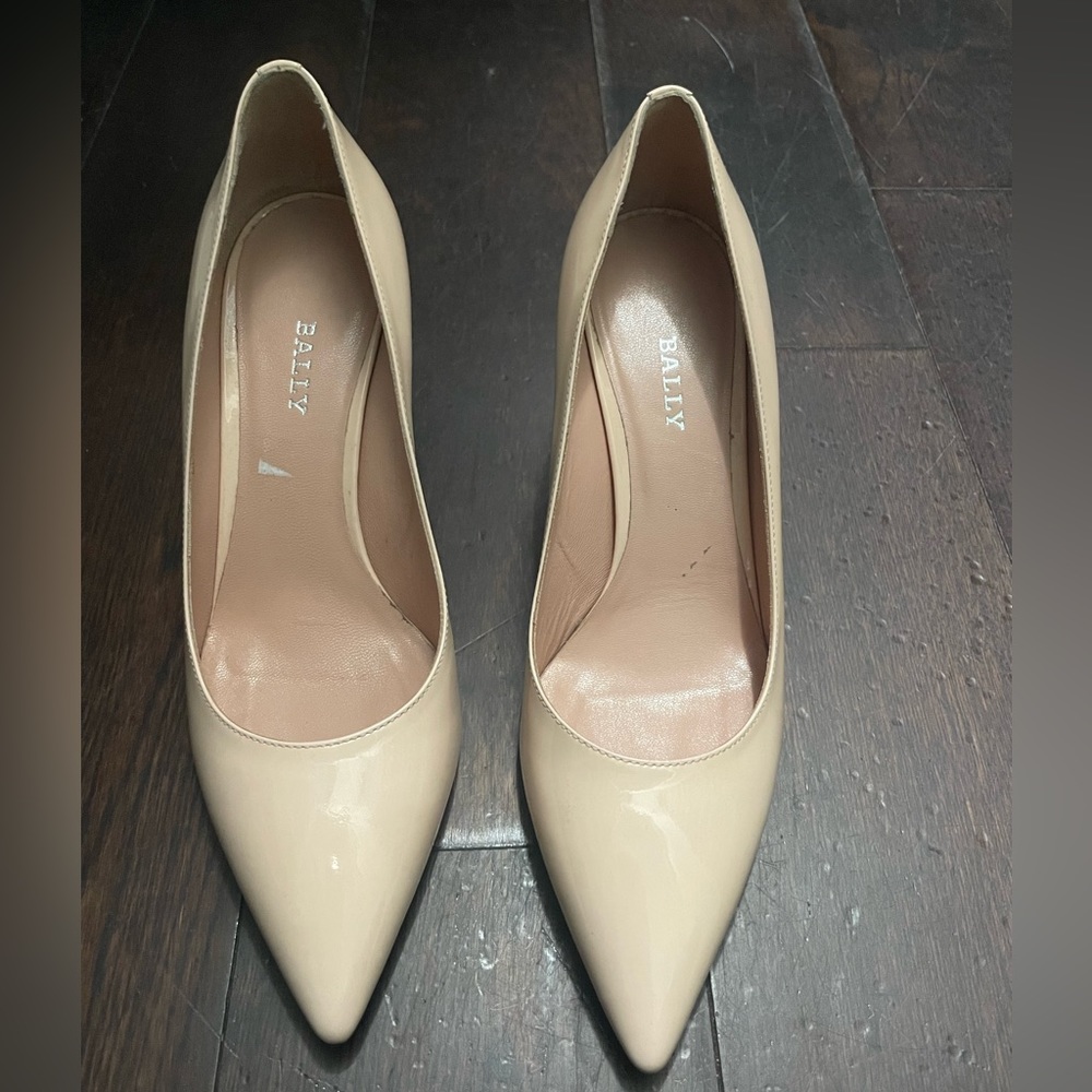 bally, new condition heels